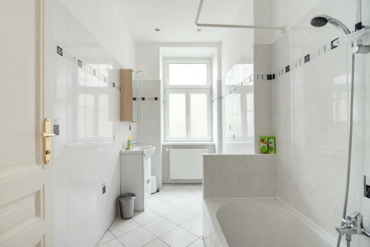 Universum Apartment 2 Вена Экстерьер фото